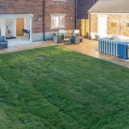 The Paddock בית נופש *